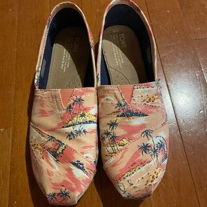 Women’s Toms